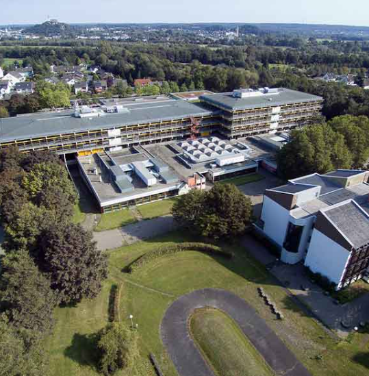 Luftaufnahme des Schulcampus des Albert-Einstein-Gymnasiums Sankt Augustin